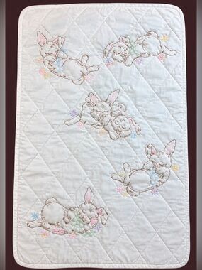 Vintage Baby Quilt Sleeping Bunnies Embroidered Crib Blanket Nursery 25x 32 1/2